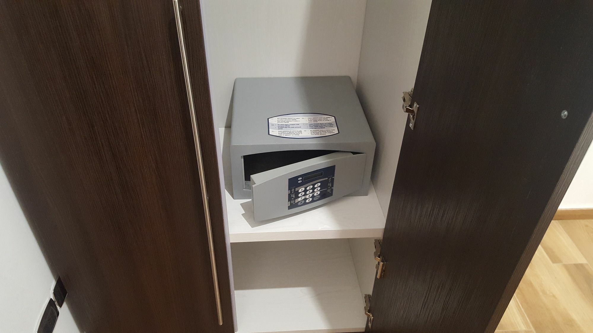 罗马 尤娜芬斯特拉苏蒙蒂旅馆酒店 外观 照片